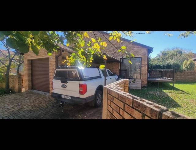 2 BEDROOM TOWNHOUSE FOR SALE IN AMBERFIELD
